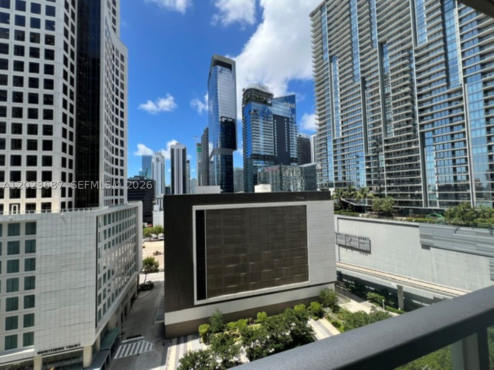 image 500 Brickell West10