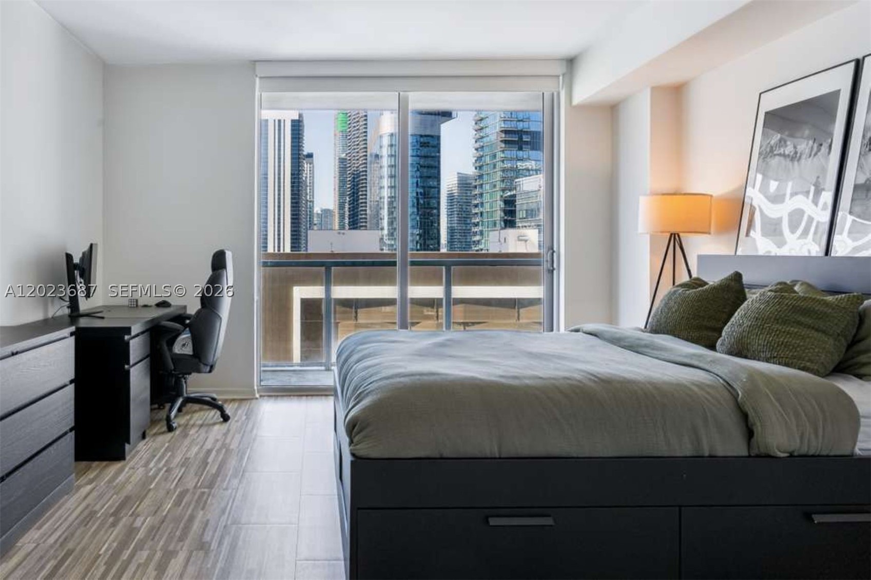 image 500 Brickell West13