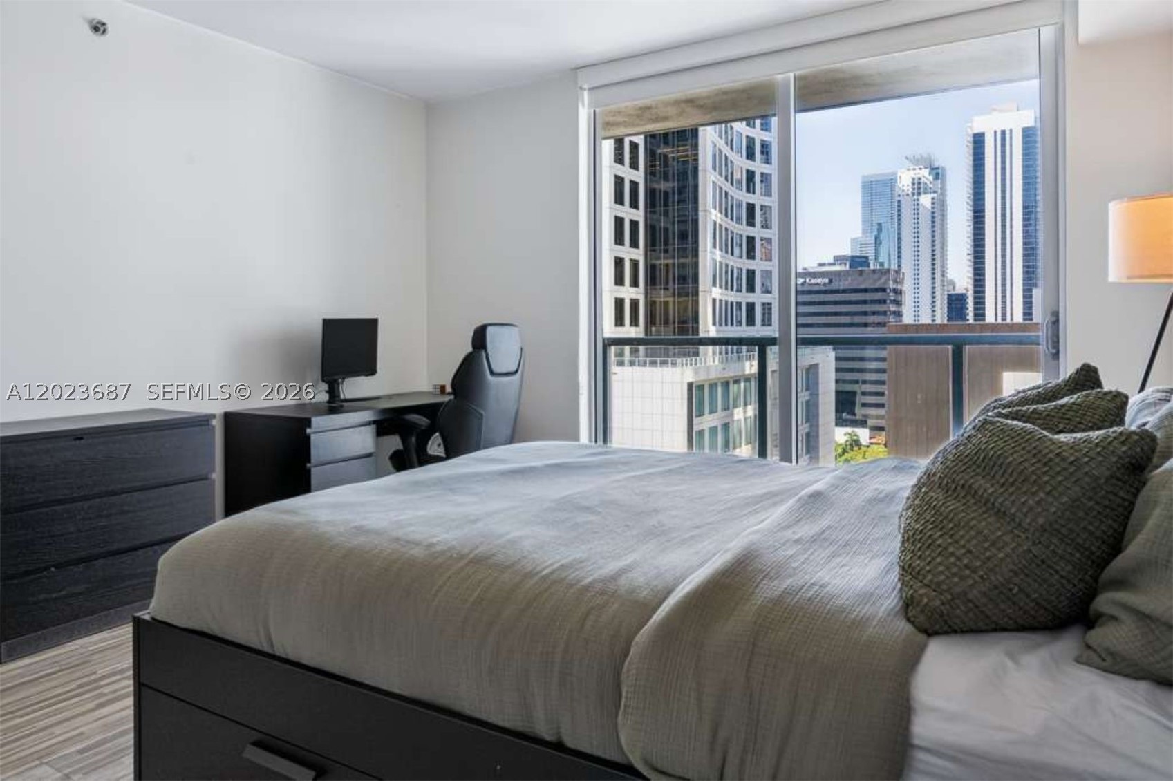 image 500 Brickell West15