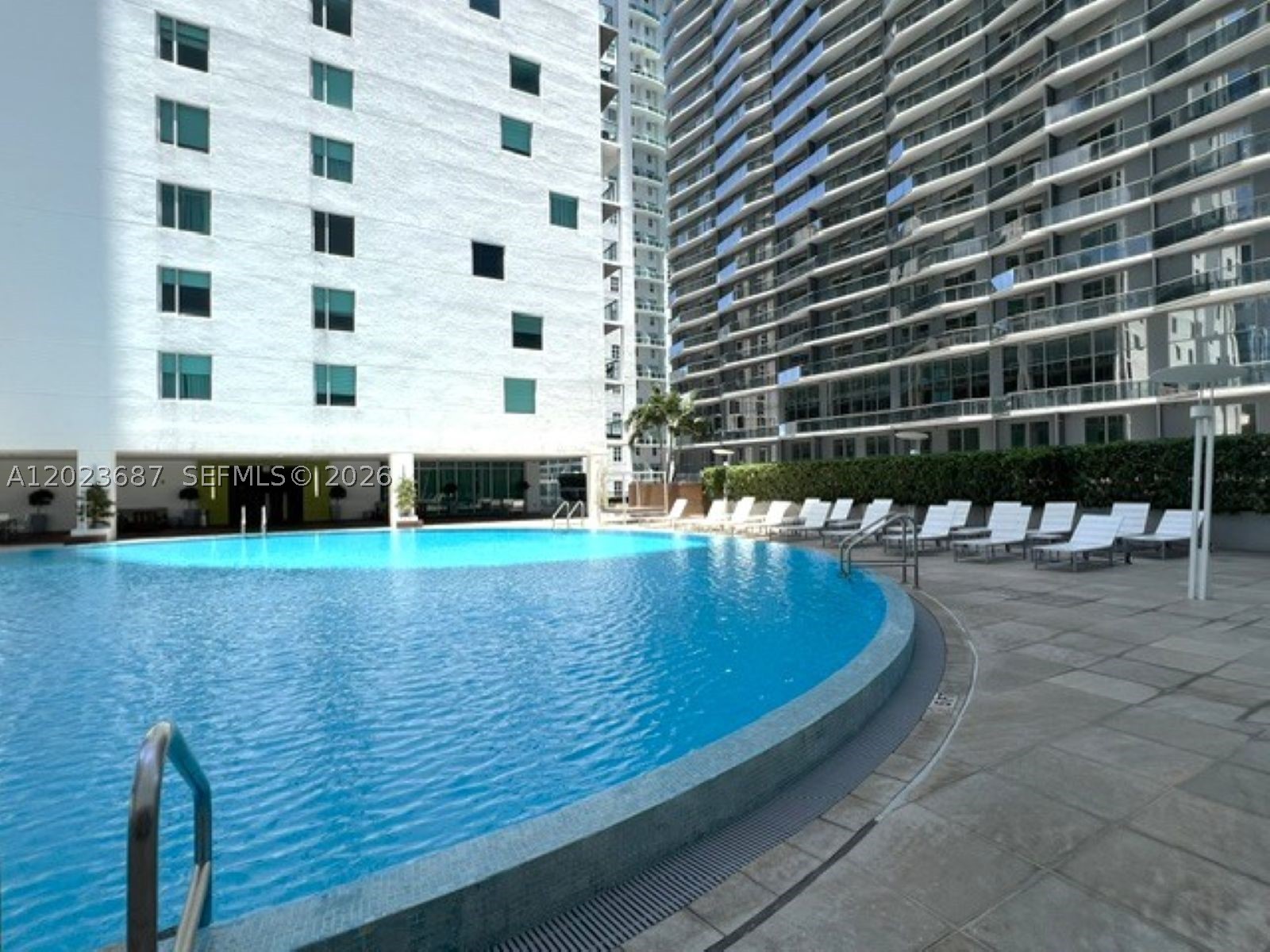 image 500 Brickell West21