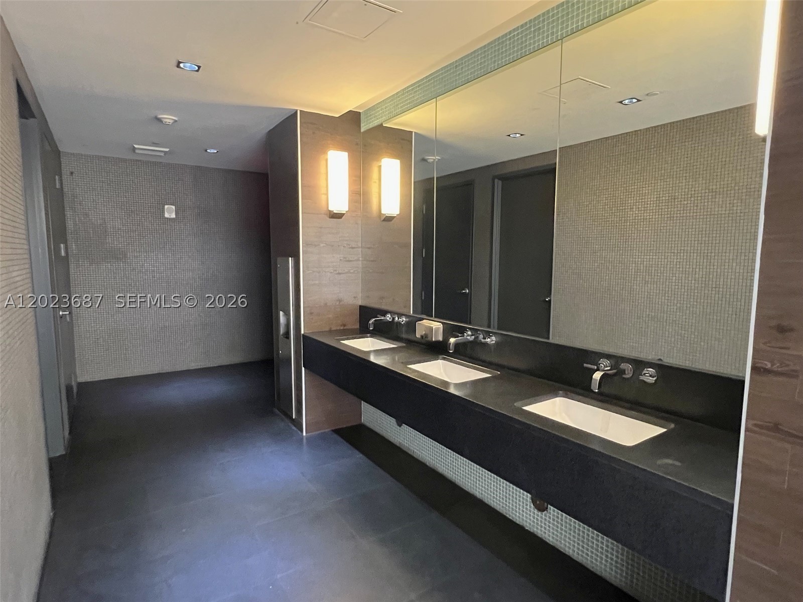 image 500 Brickell West27