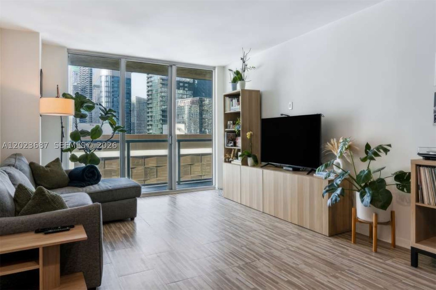 image 500 Brickell West8