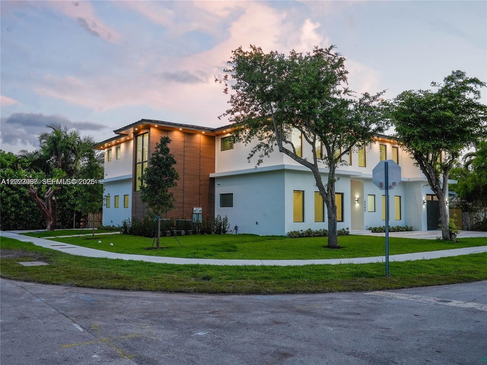 8410 SW 65th Ave South Miami, FL 33143