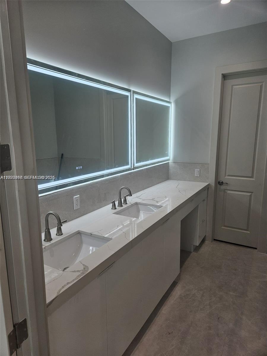 8410 SW 65th Ave South Miami, FL 33143