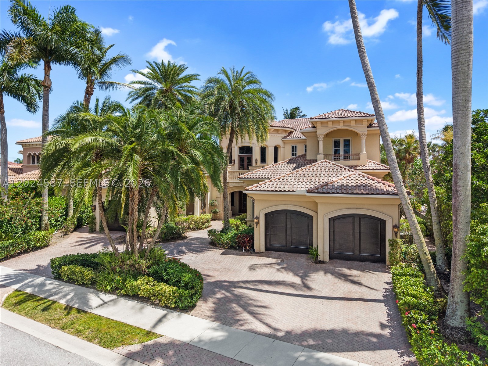 832 Harbour Isle Pl North Palm Beach, FL 33410