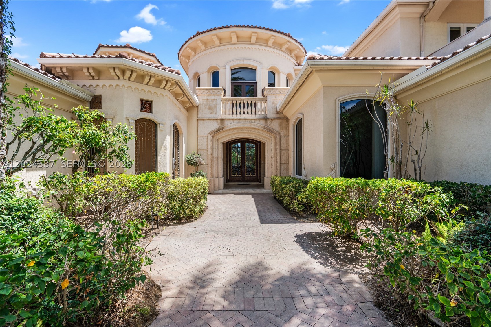 832 Harbour Isle Pl North Palm Beach, FL 33410