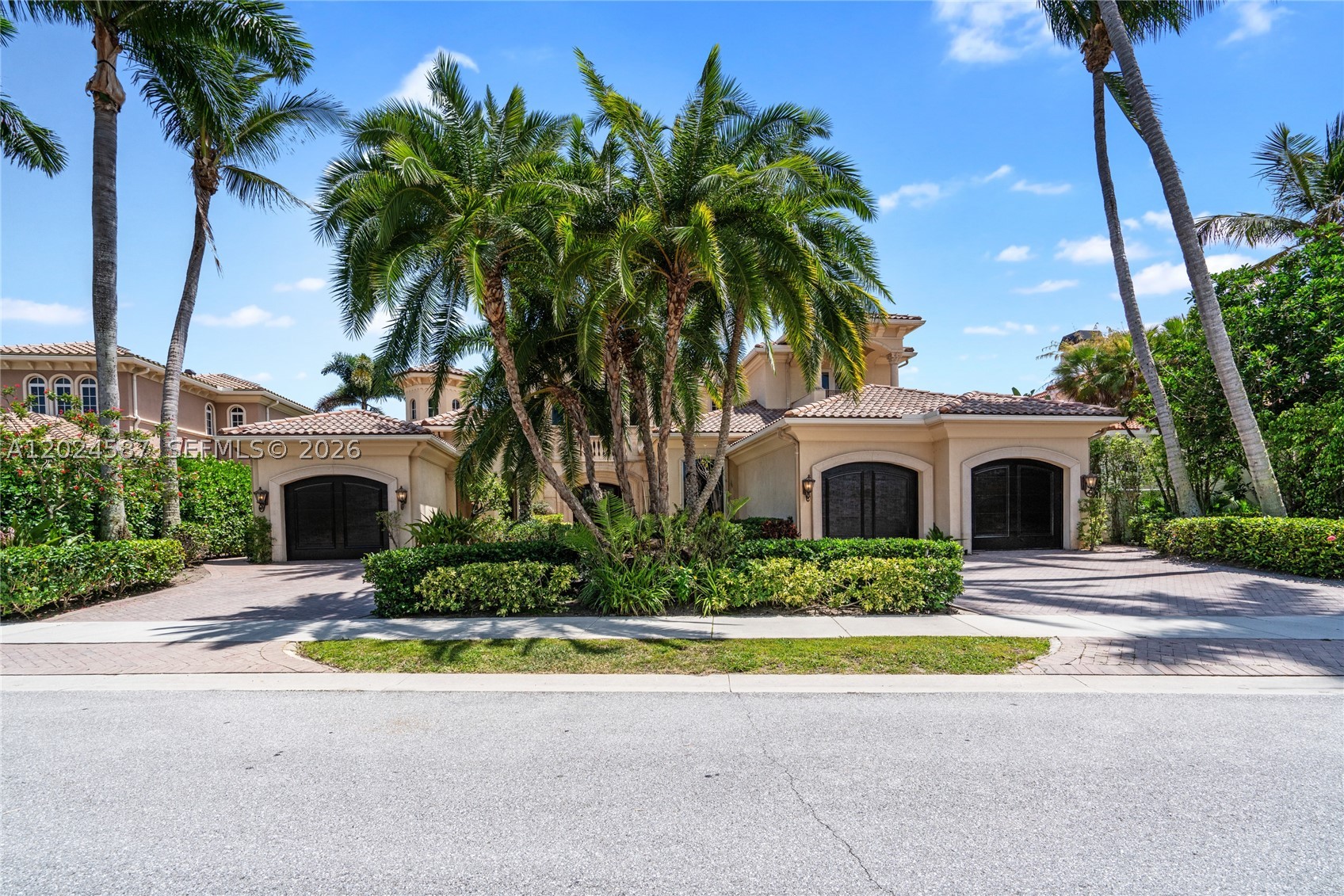 832 Harbour Isle Pl North Palm Beach, FL 33410