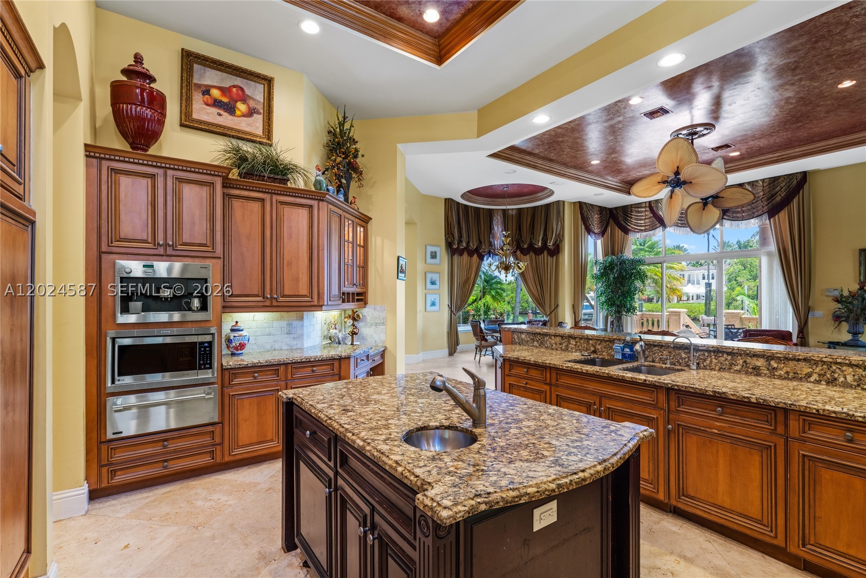 832 Harbour Isle Pl North Palm Beach, FL 33410