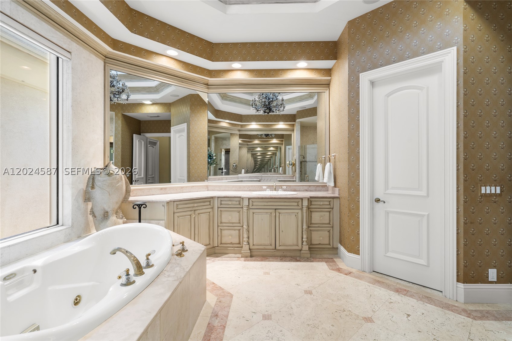 832 Harbour Isle Pl North Palm Beach, FL 33410