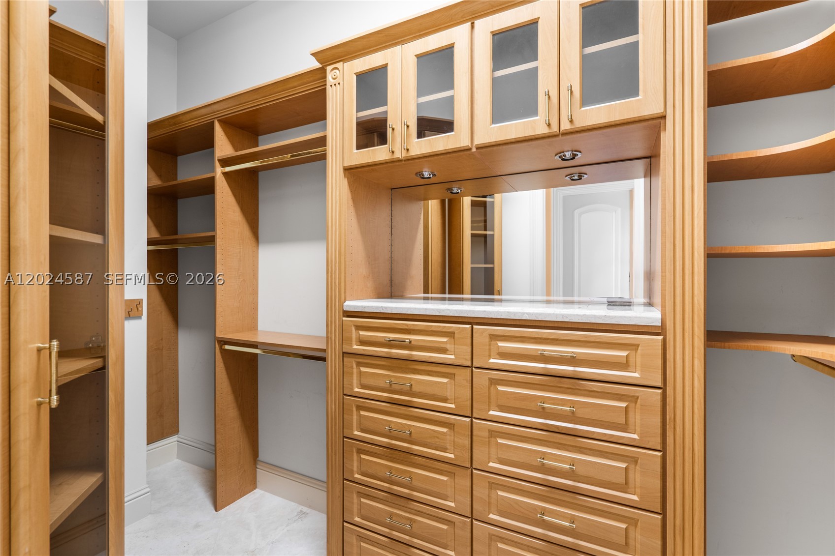 832 Harbour Isle Pl North Palm Beach, FL 33410