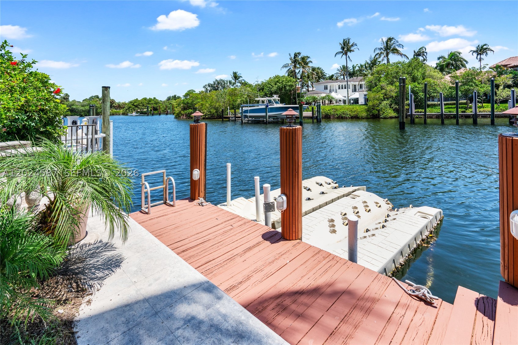 832 Harbour Isle Pl North Palm Beach, FL 33410