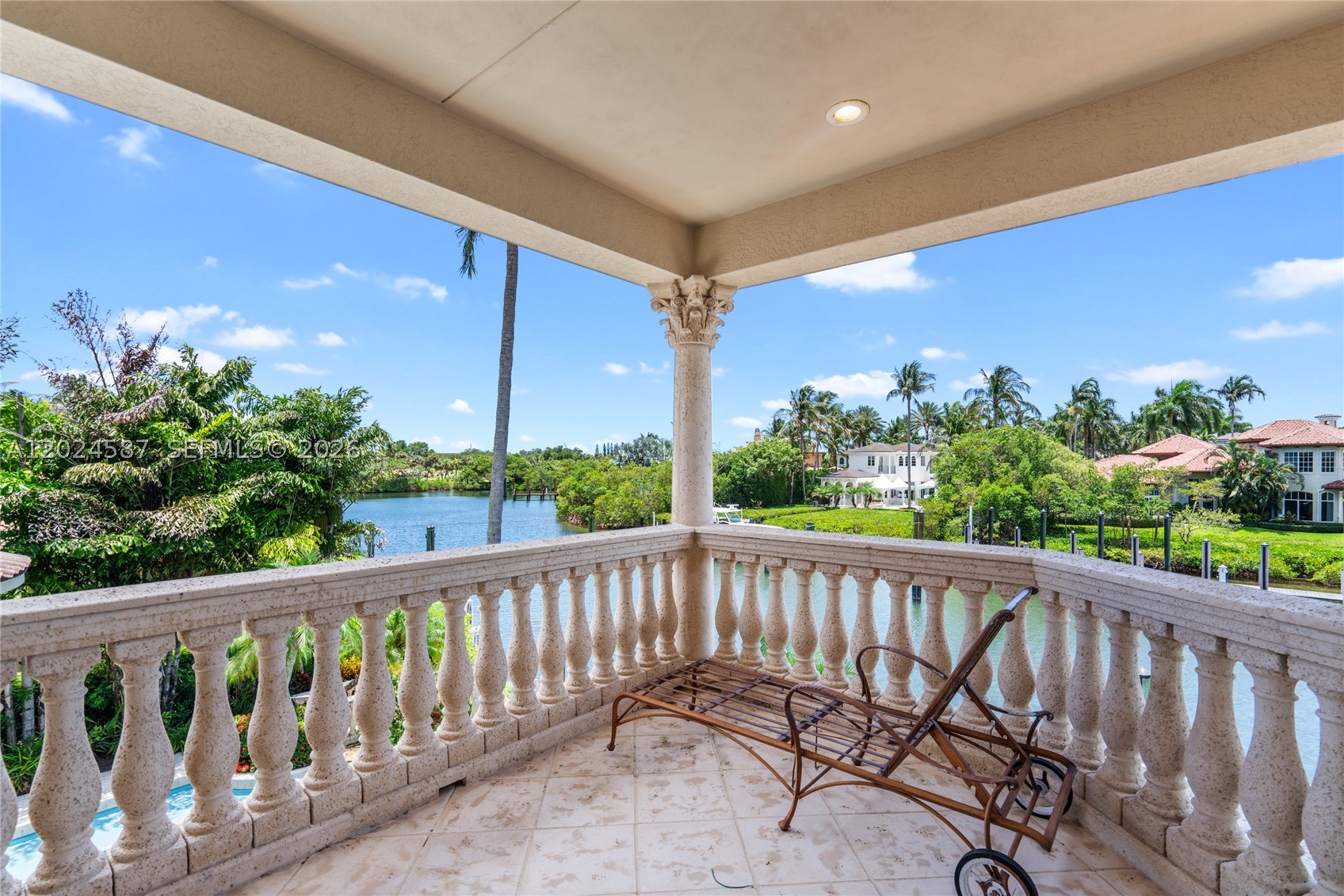 832 Harbour Isle Pl North Palm Beach, FL 33410