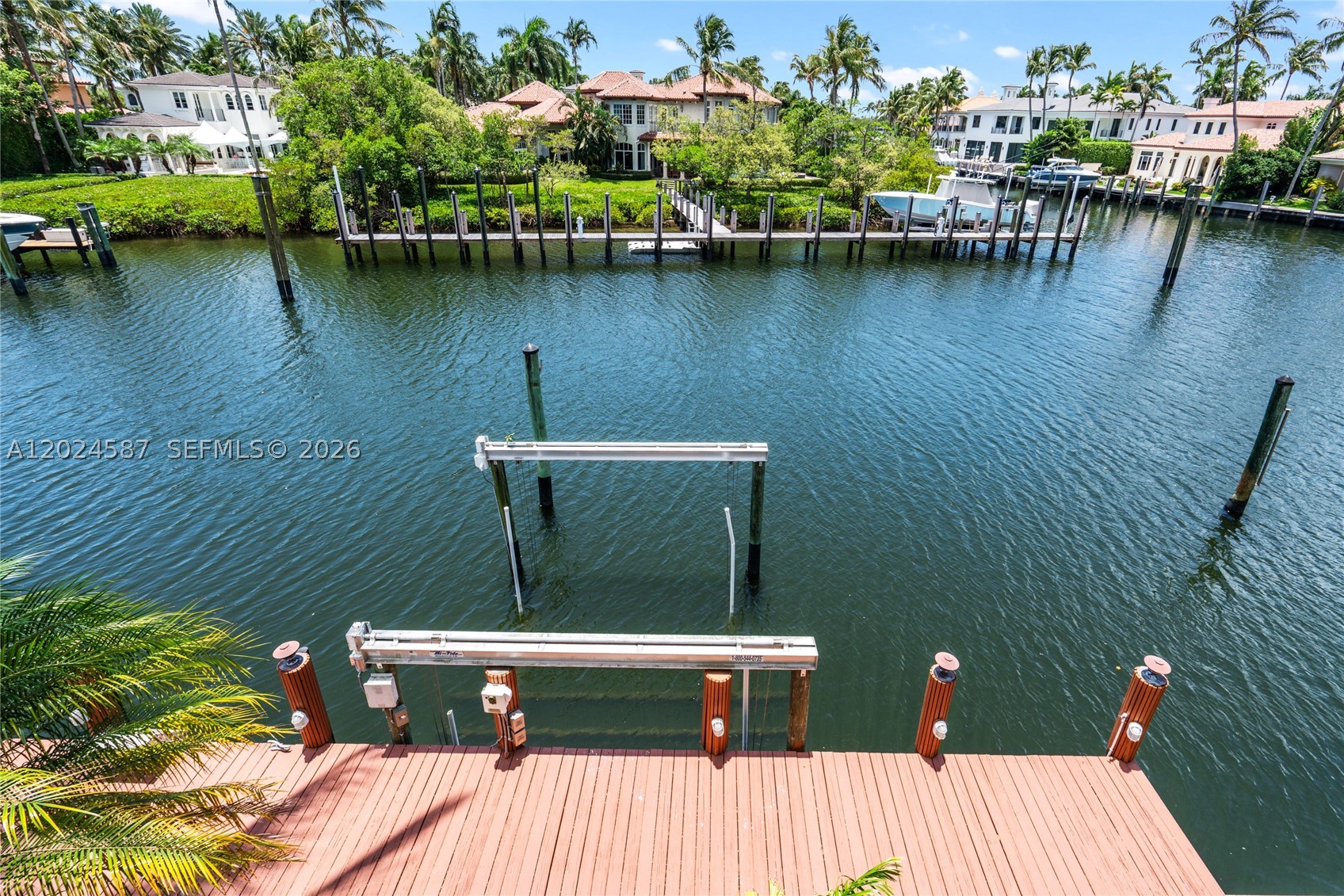832 Harbour Isle Pl North Palm Beach, FL 33410