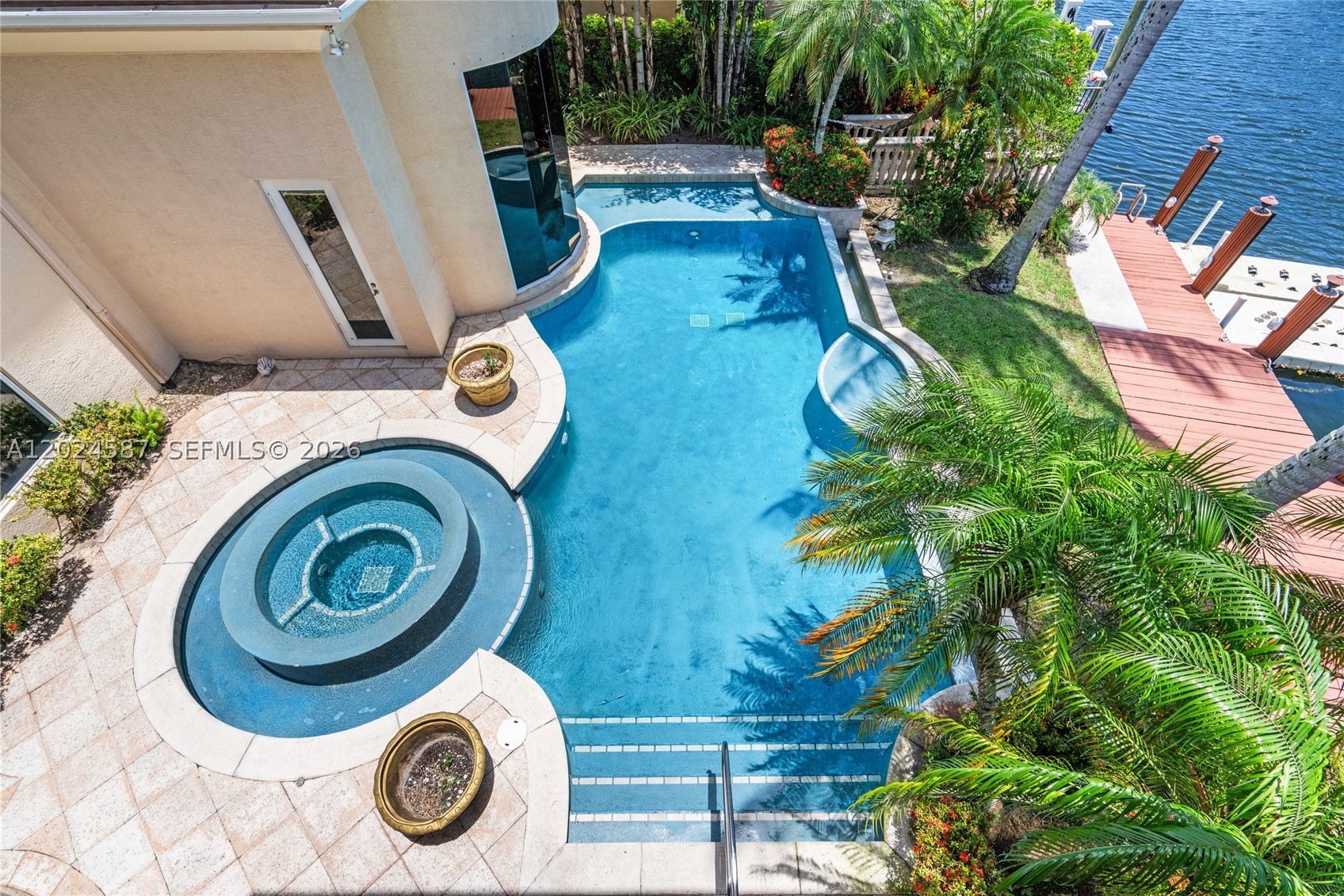832 Harbour Isle Pl North Palm Beach, FL 33410