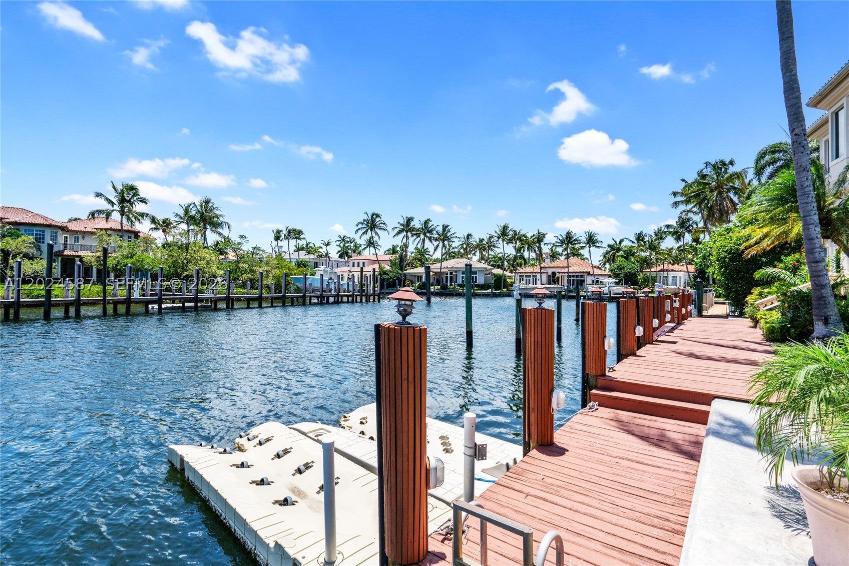 832 Harbour Isle Pl North Palm Beach, FL 33410