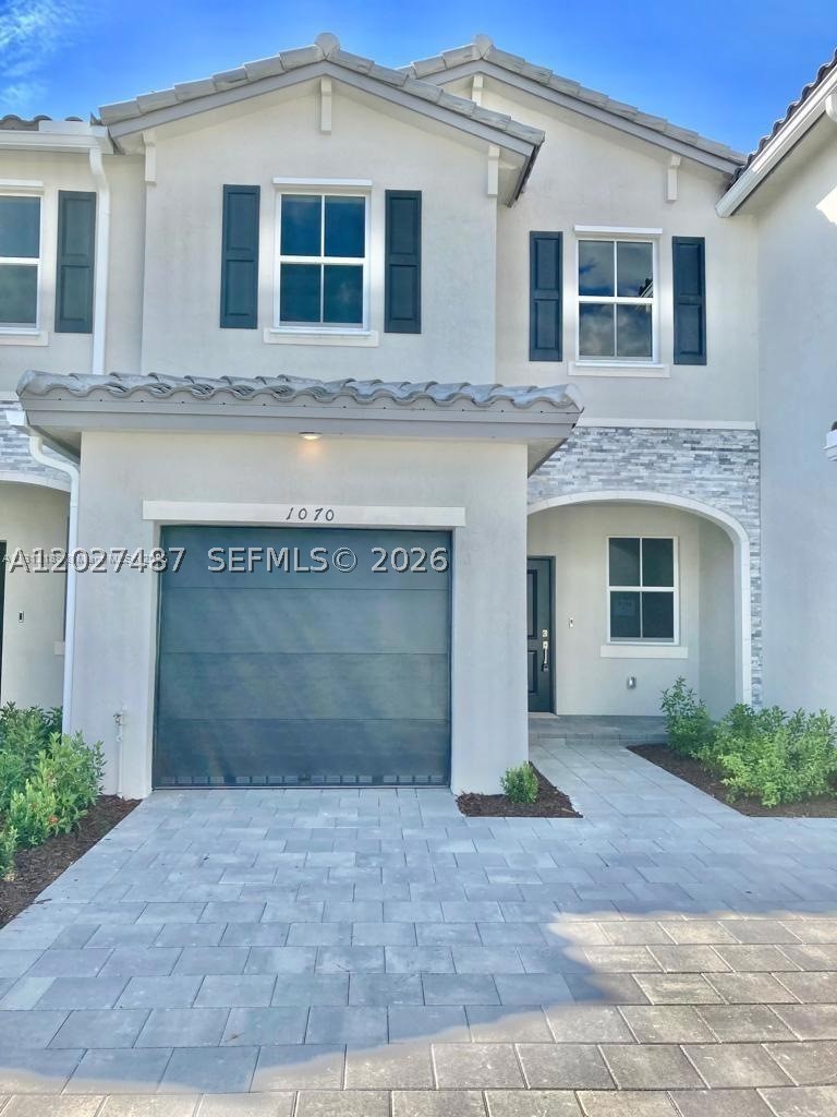 1070 SE 26th Ter