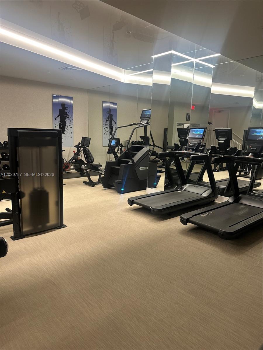 3640 Yacht Clb Dr #1403 Aventura, FL 33180