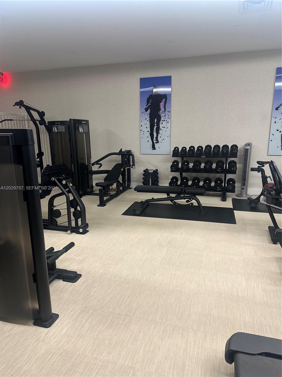3640 Yacht Clb Dr #1403 Aventura, FL 33180