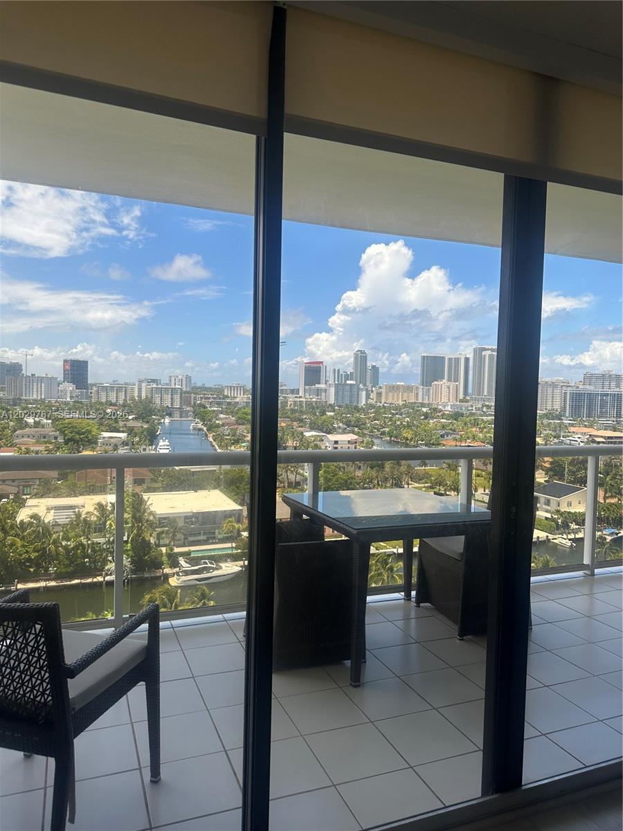 3640 Yacht Clb Dr #1403 Aventura, FL 33180