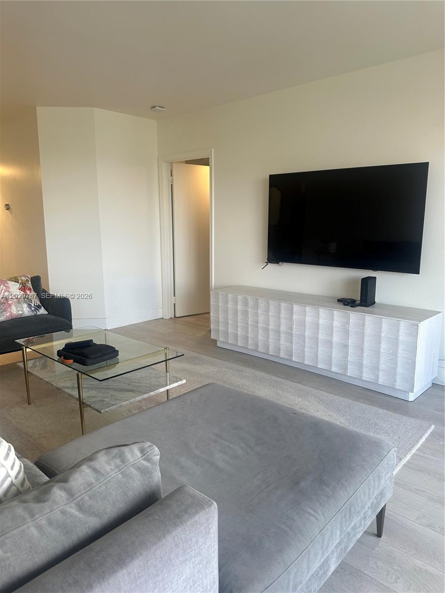 3640 Yacht Clb Dr #1403 Aventura, FL 33180