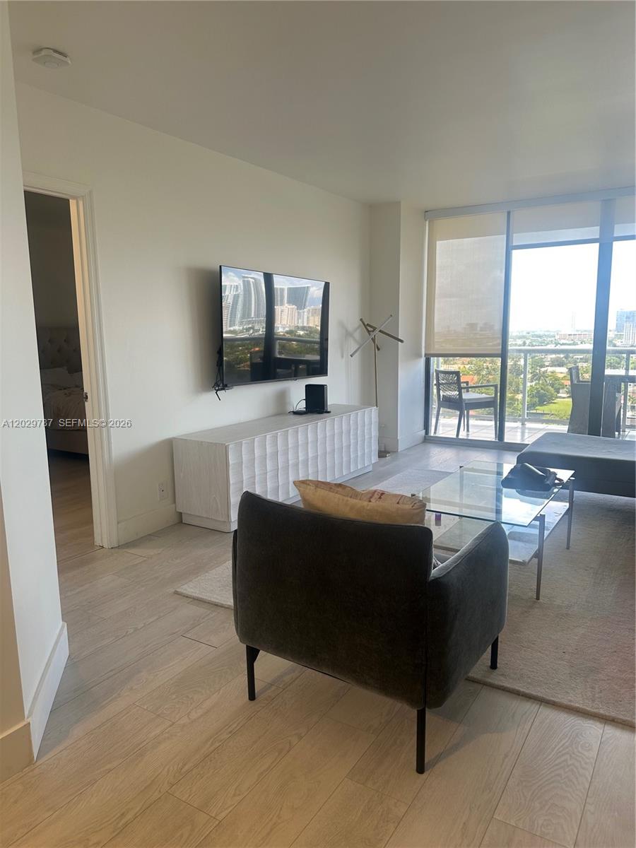 3640 Yacht Clb Dr #1403 Aventura, FL 33180