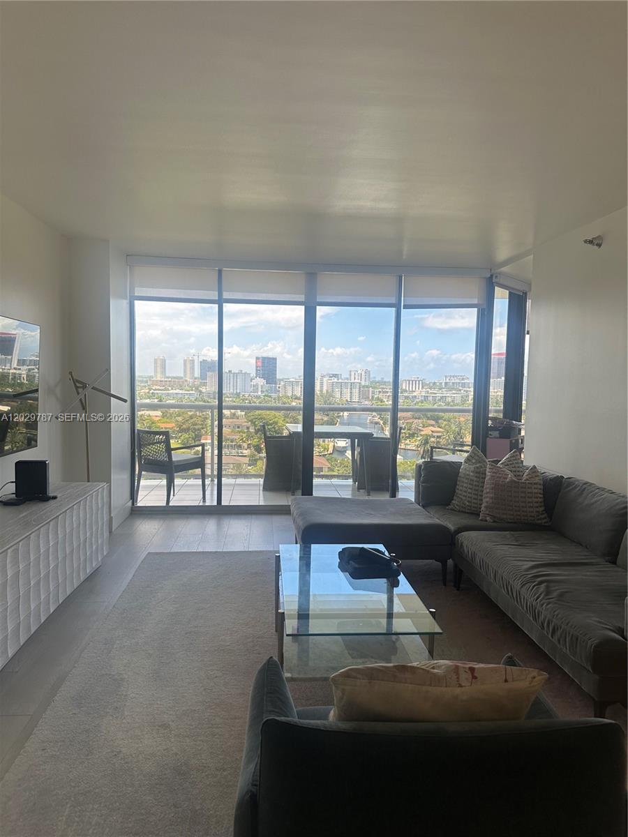 3640 Yacht Clb Dr #1403 Aventura, FL 33180
