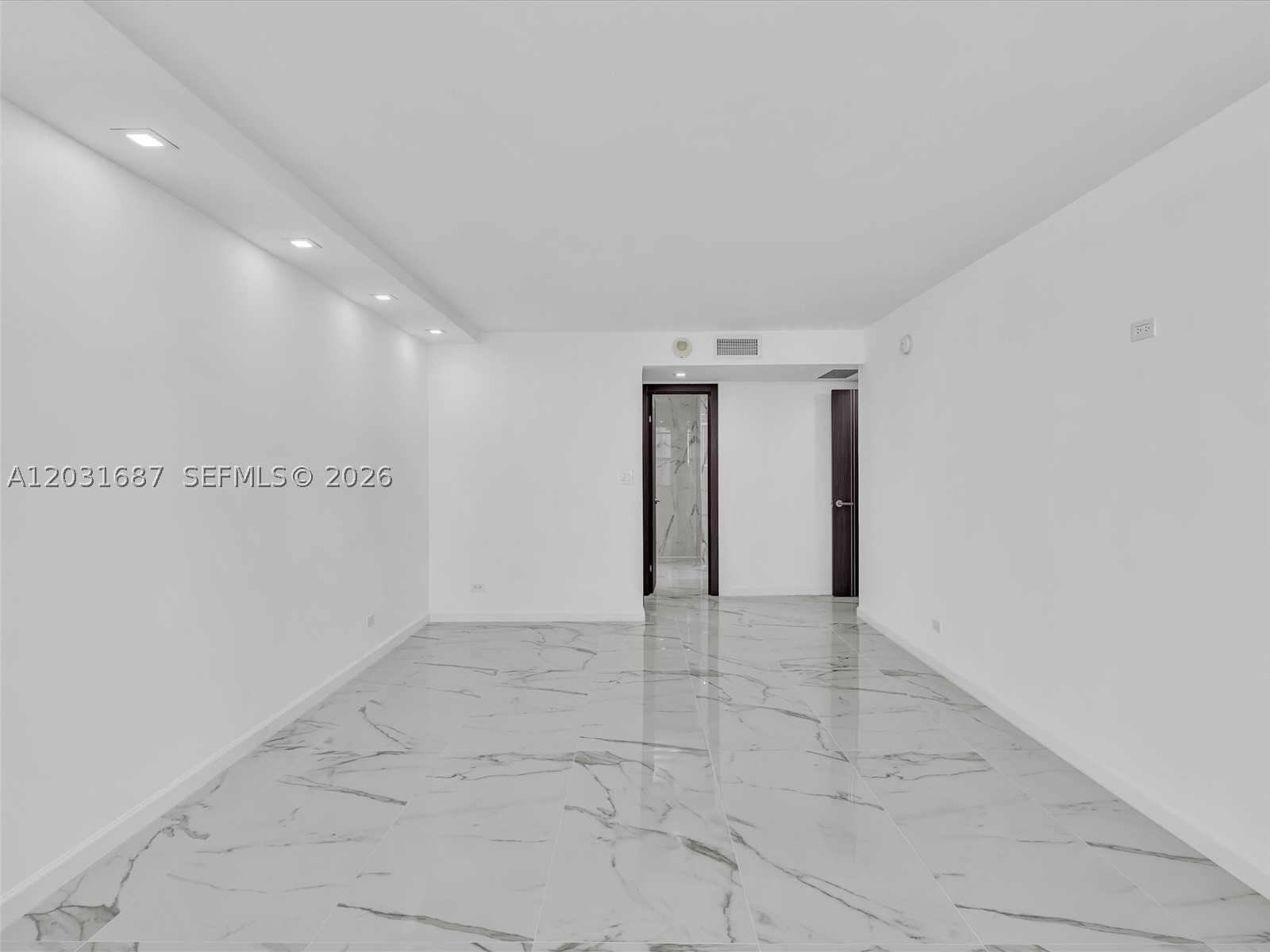 image Winston Towers 30020