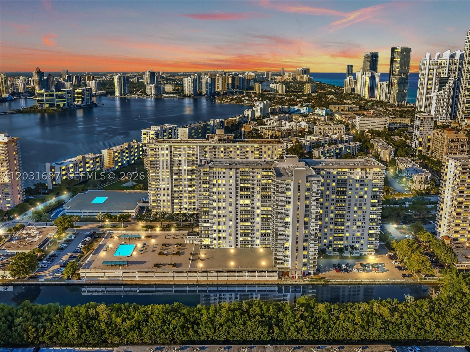 image Winston Towers 3002