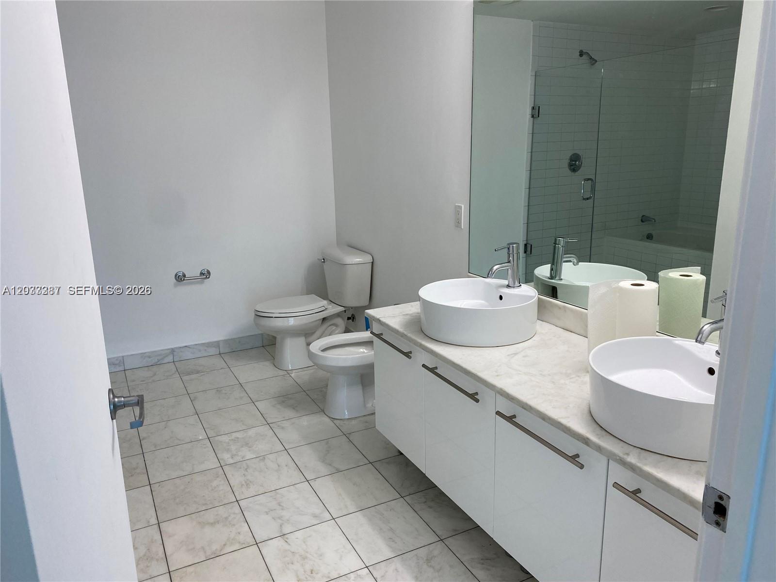 888 Biscayne Blvd #3001 Miami, FL 33132