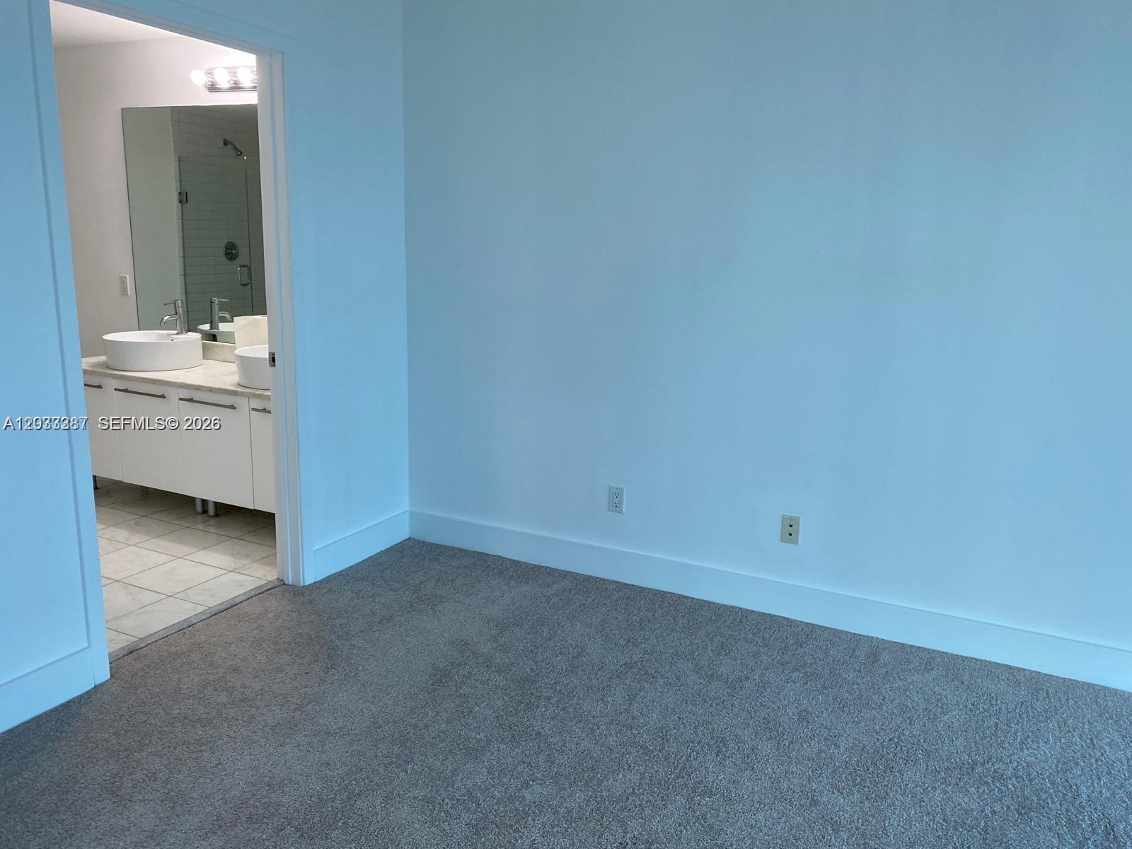 888 Biscayne Blvd #3001 Miami, FL 33132