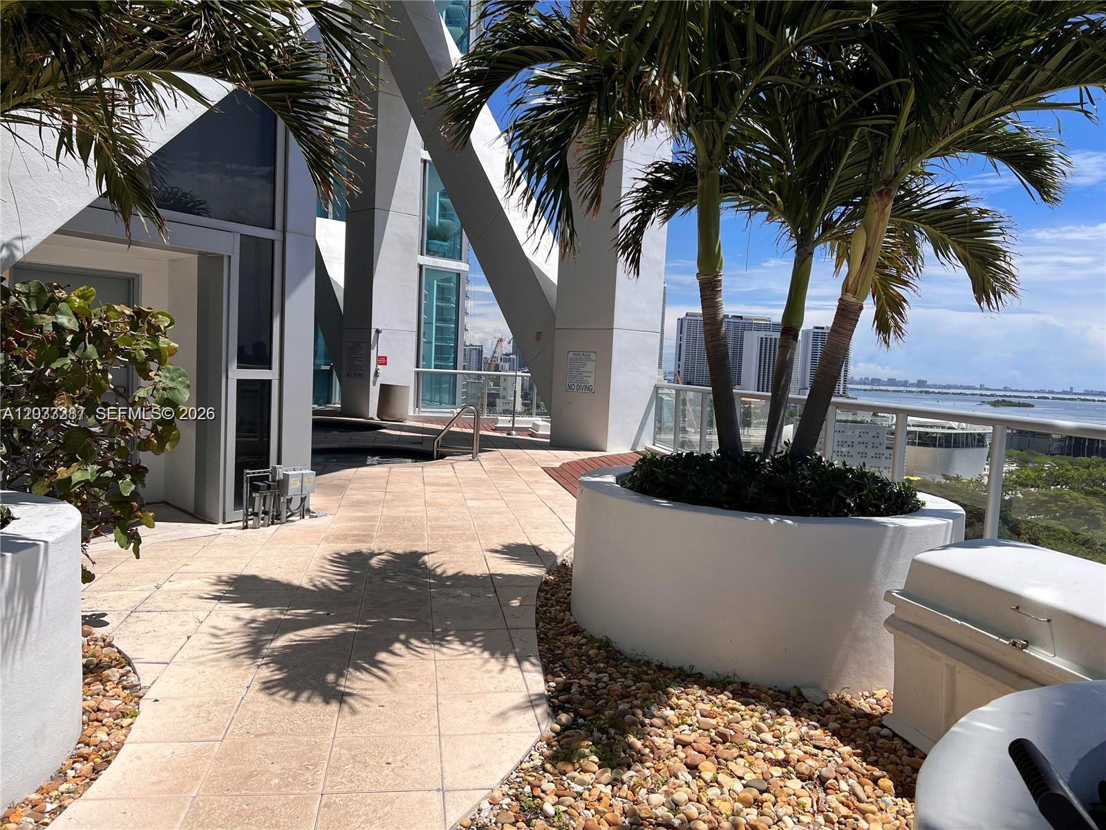 888 Biscayne Blvd #3001 Miami, FL 33132
