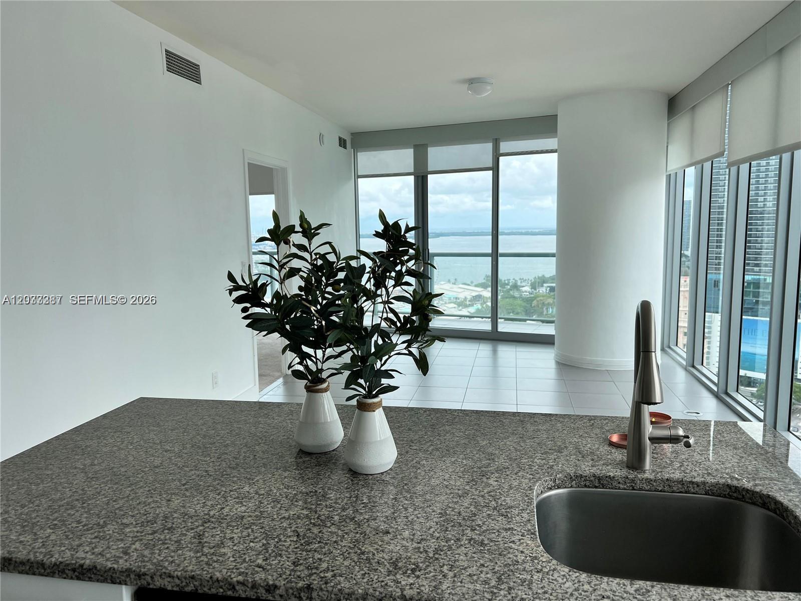 888 Biscayne Blvd #3001 Miami, FL 33132