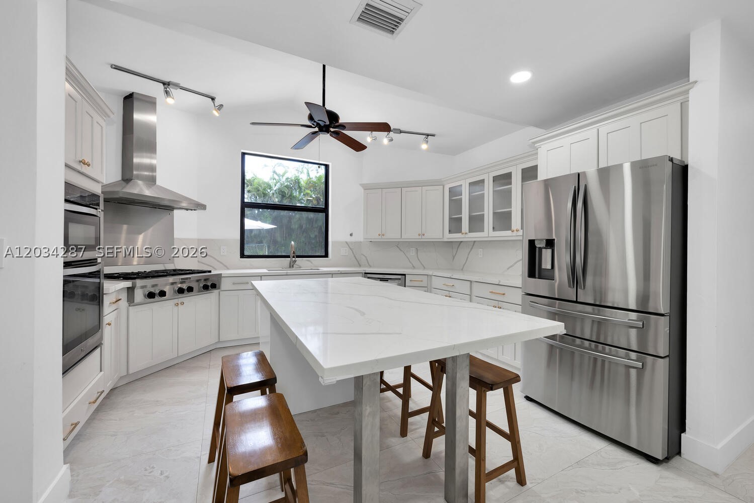 6860 SW 99th Ter Pinecrest, FL 33156