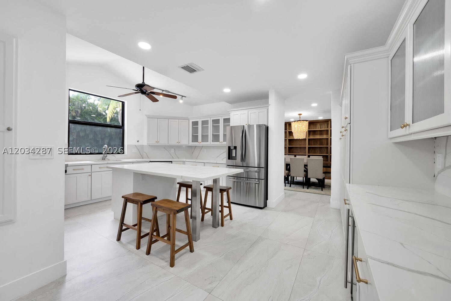 6860 SW 99th Ter Pinecrest, FL 33156
