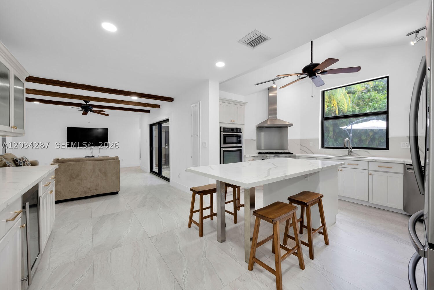 6860 SW 99th Ter Pinecrest, FL 33156