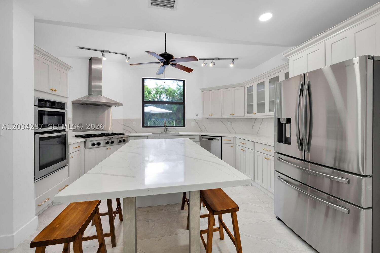 6860 SW 99th Ter Pinecrest, FL 33156