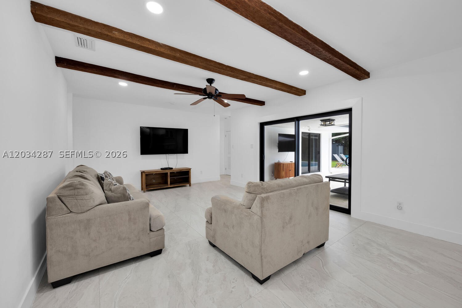 6860 SW 99th Ter Pinecrest, FL 33156