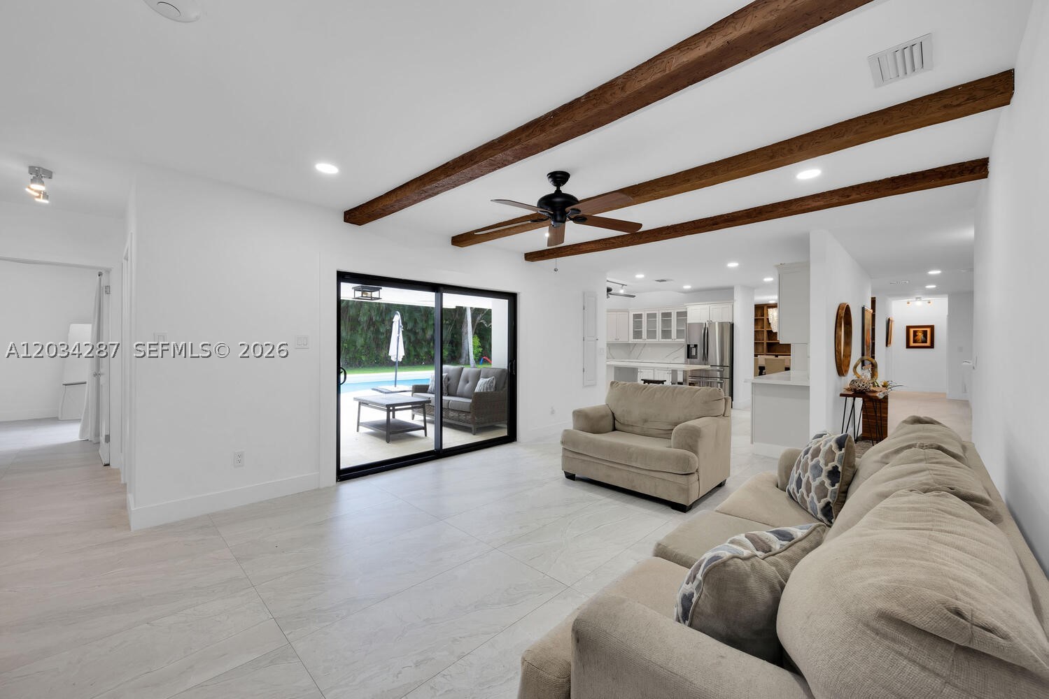 6860 SW 99th Ter Pinecrest, FL 33156