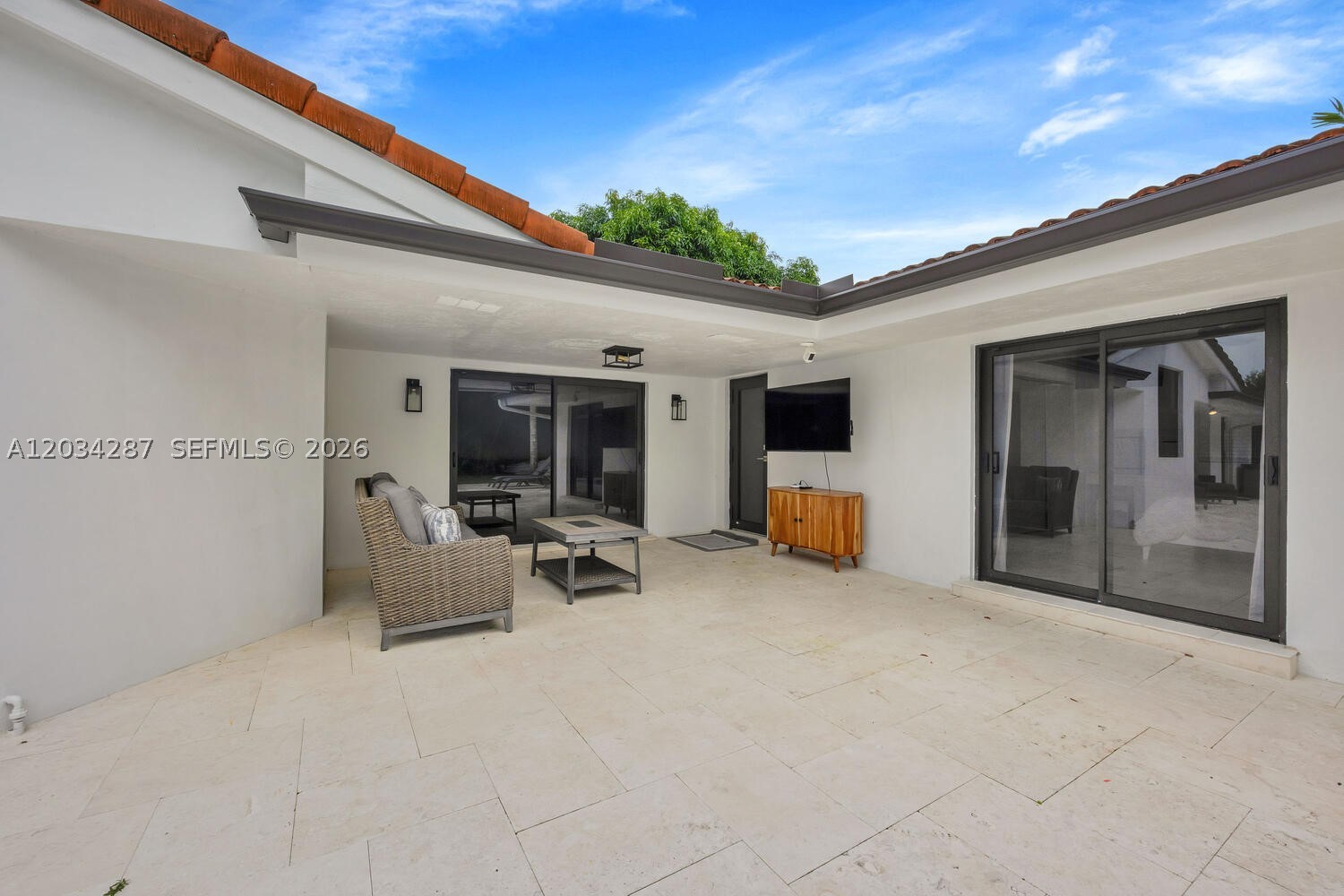 6860 SW 99th Ter Pinecrest, FL 33156