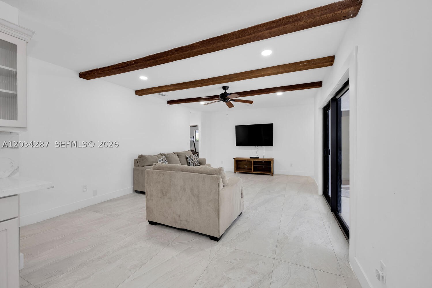 6860 SW 99th Ter Pinecrest, FL 33156