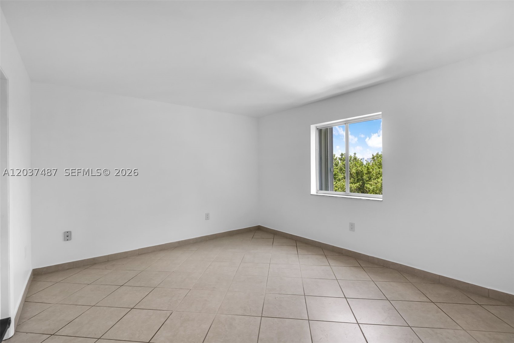 1401 Bay Rd #409 Miami Beach, FL 33139