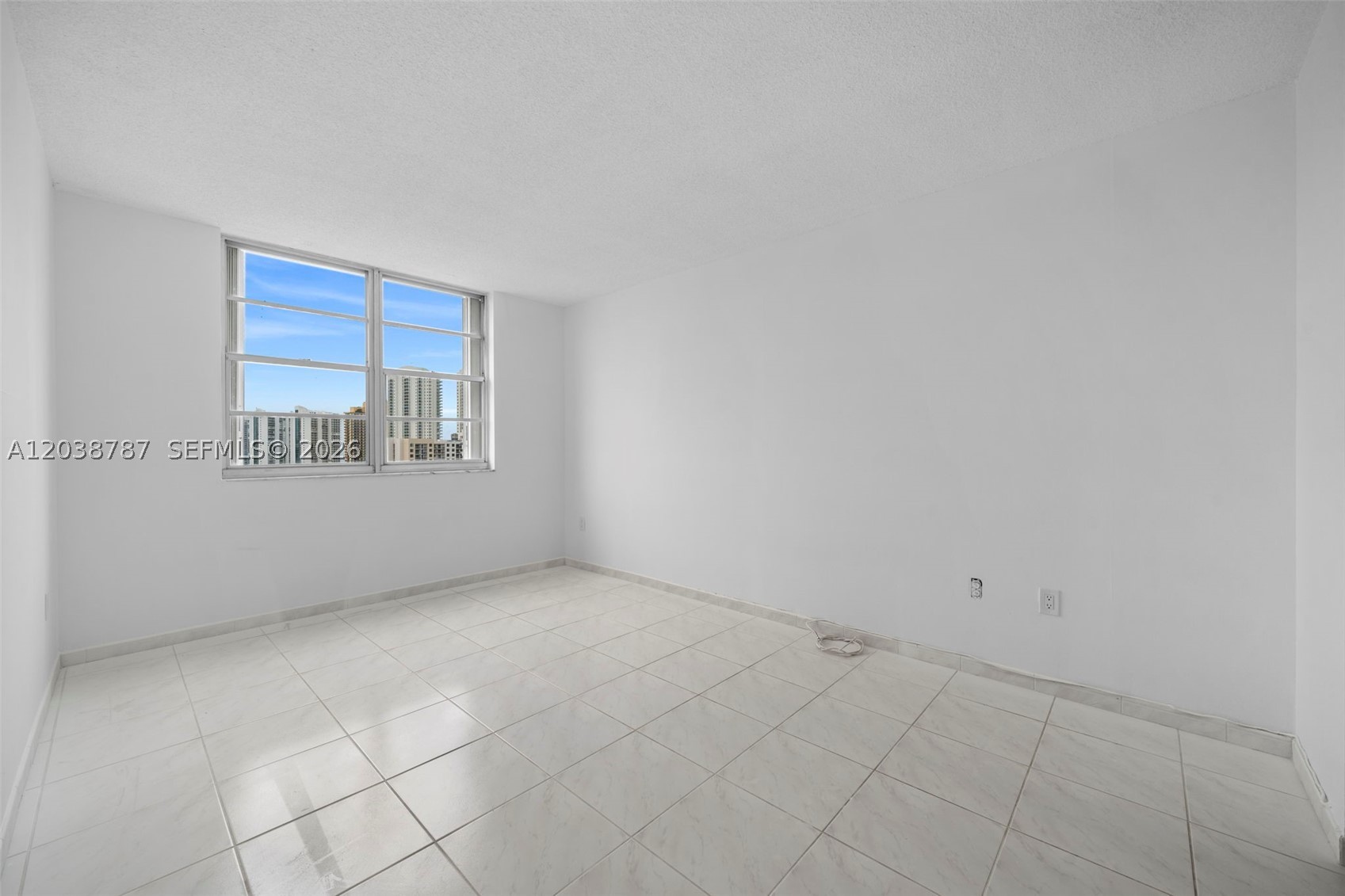 image Arlen House Condo9