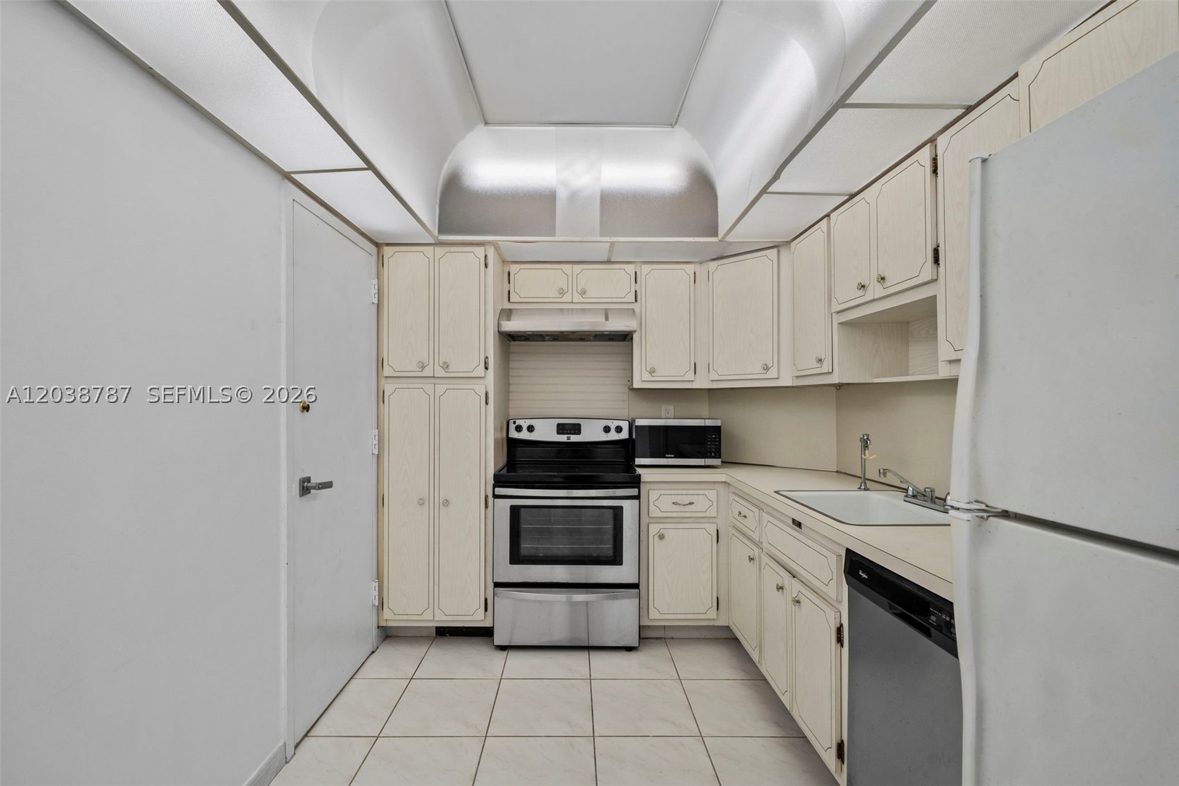 image Arlen House Condo12