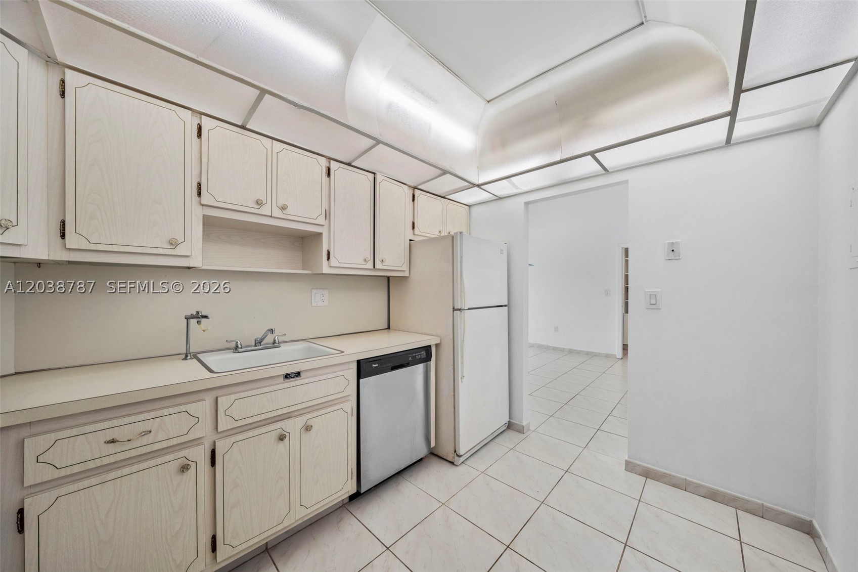 image Arlen House Condo13