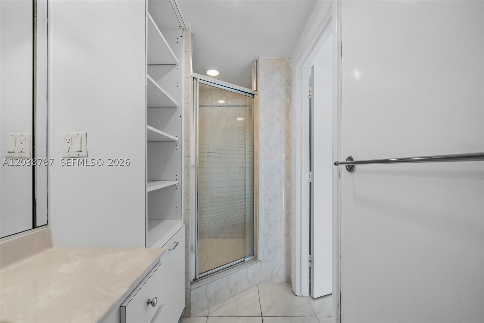 image Arlen House Condo15