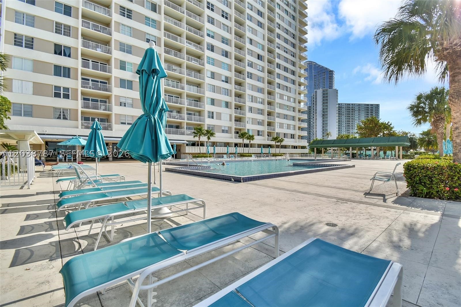 image Arlen House Condo23