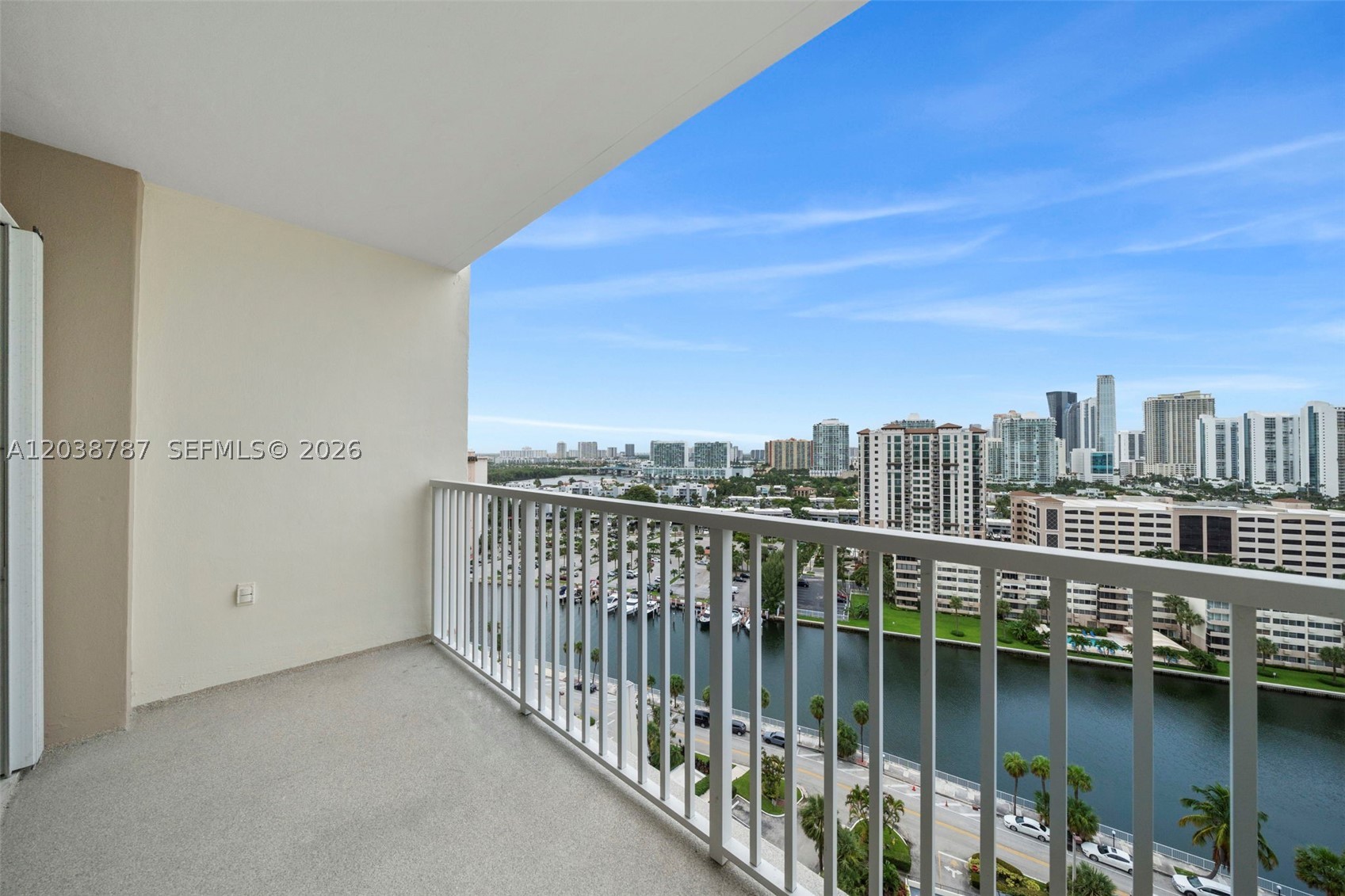 image Arlen House Condo2