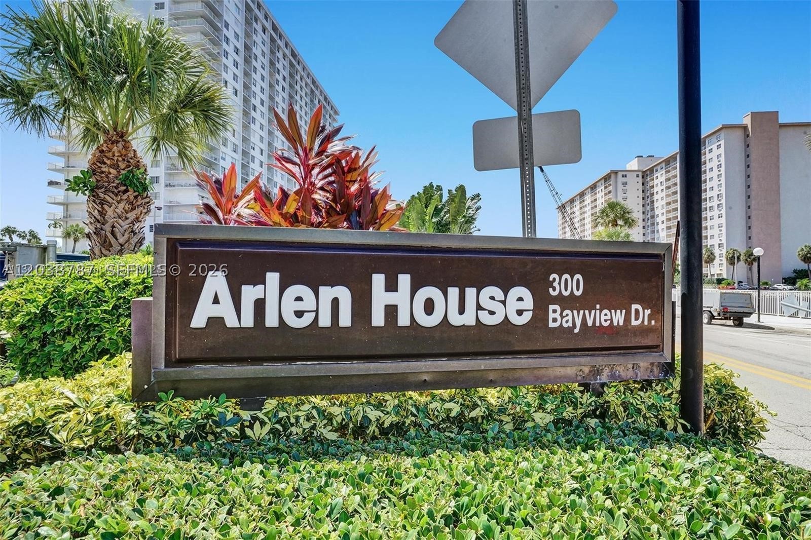 image Arlen House Condo35