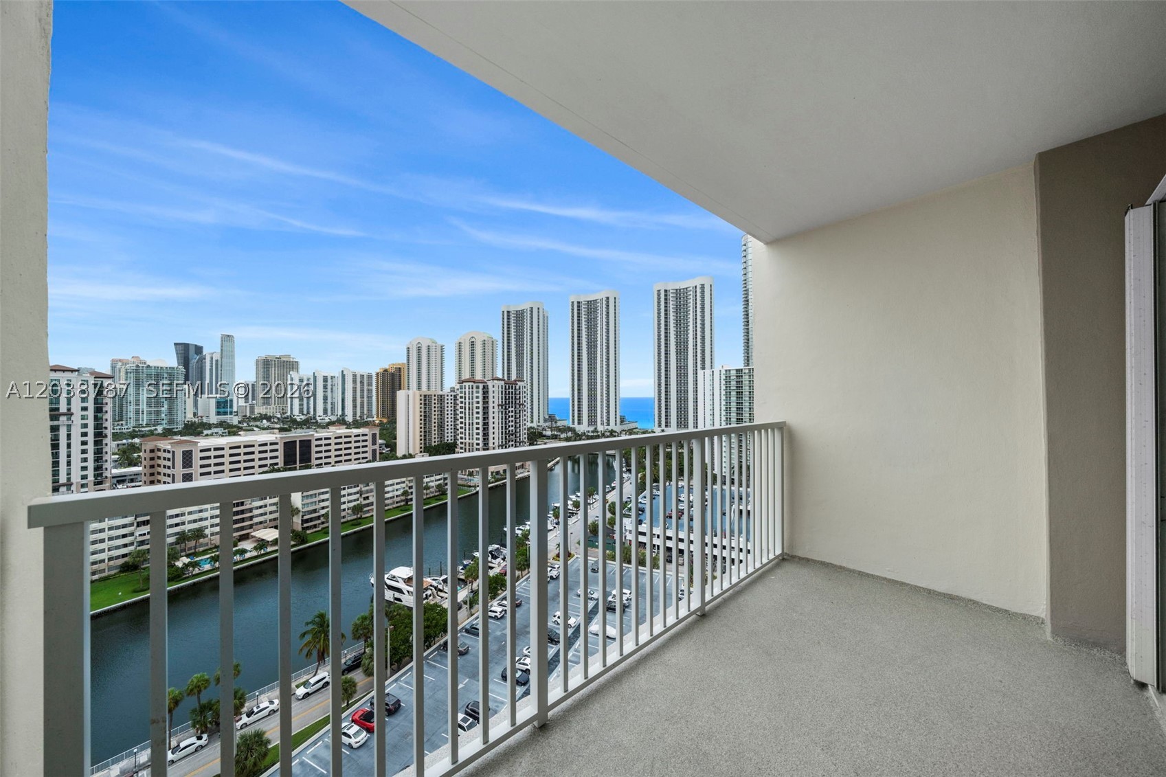 image Arlen House Condo3