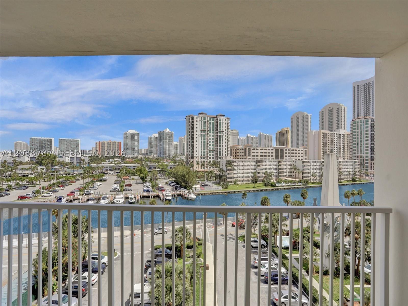 image Arlen House Condo4